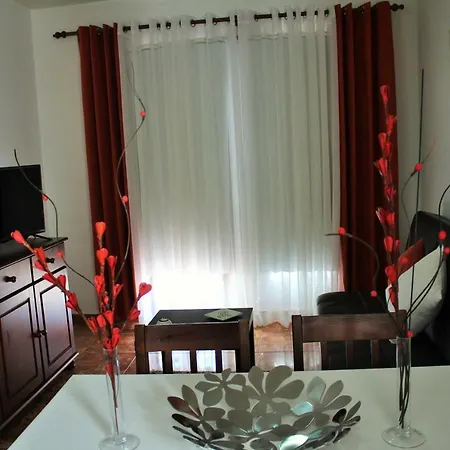 Edf. Funchal- Apartamento 301 *